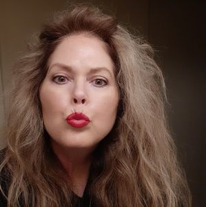 Meet your Posher, Heidi